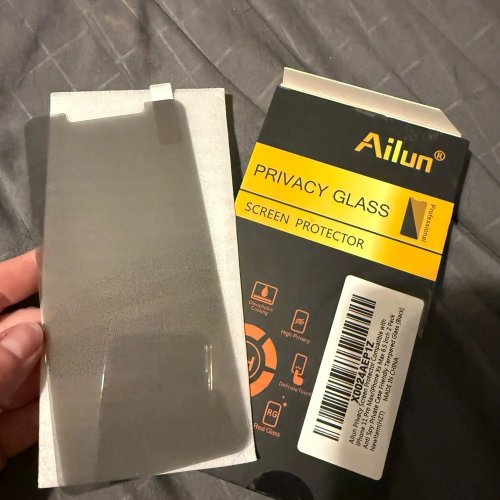 Ailun Privacy Glass Screen Protector - Black